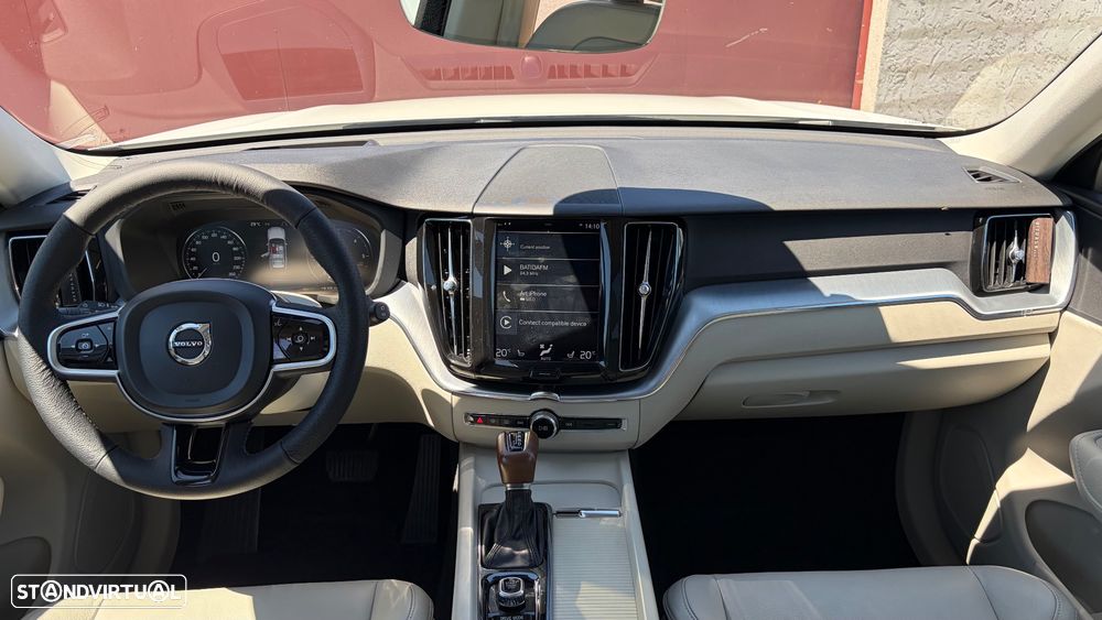Volvo XC 60 D4 AWD Geartronic Momentum - 36