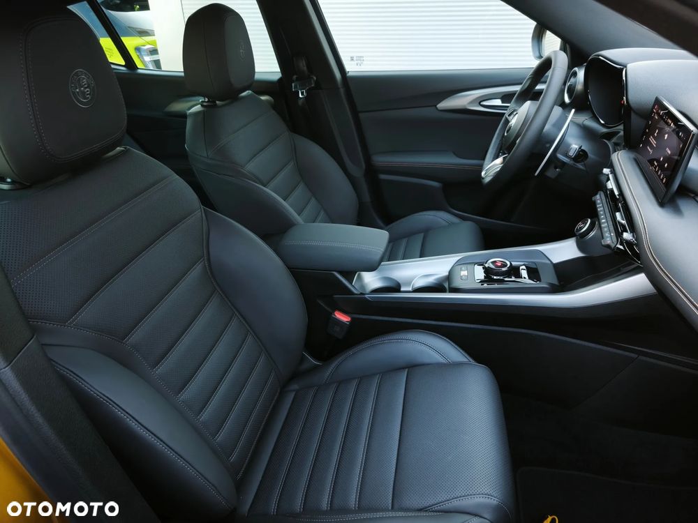Alfa Romeo Tonale 1.5 T4 GSE mHEV Veloce DCT - 25