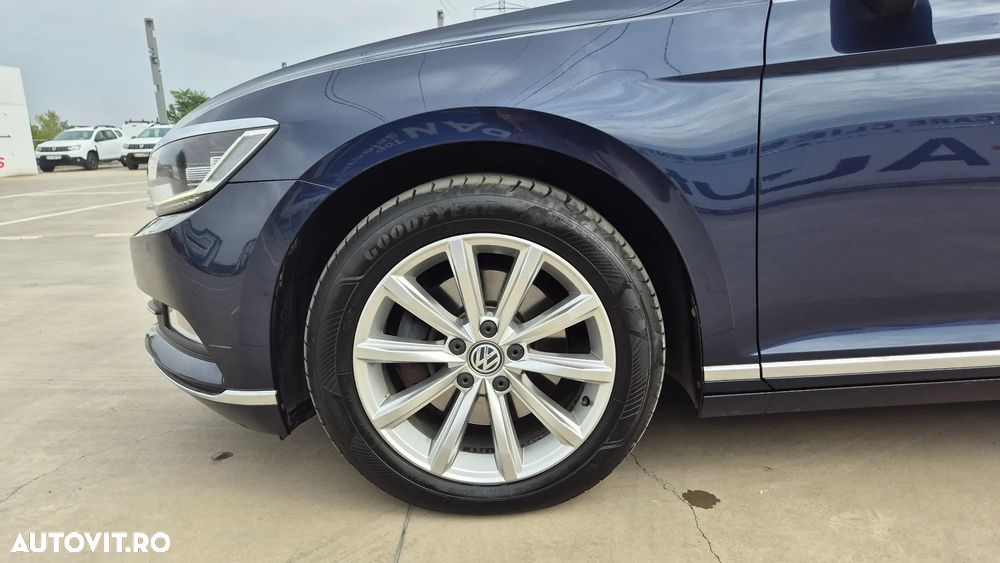 Volkswagen Passat 2.0 TDI DSG Highline - 34