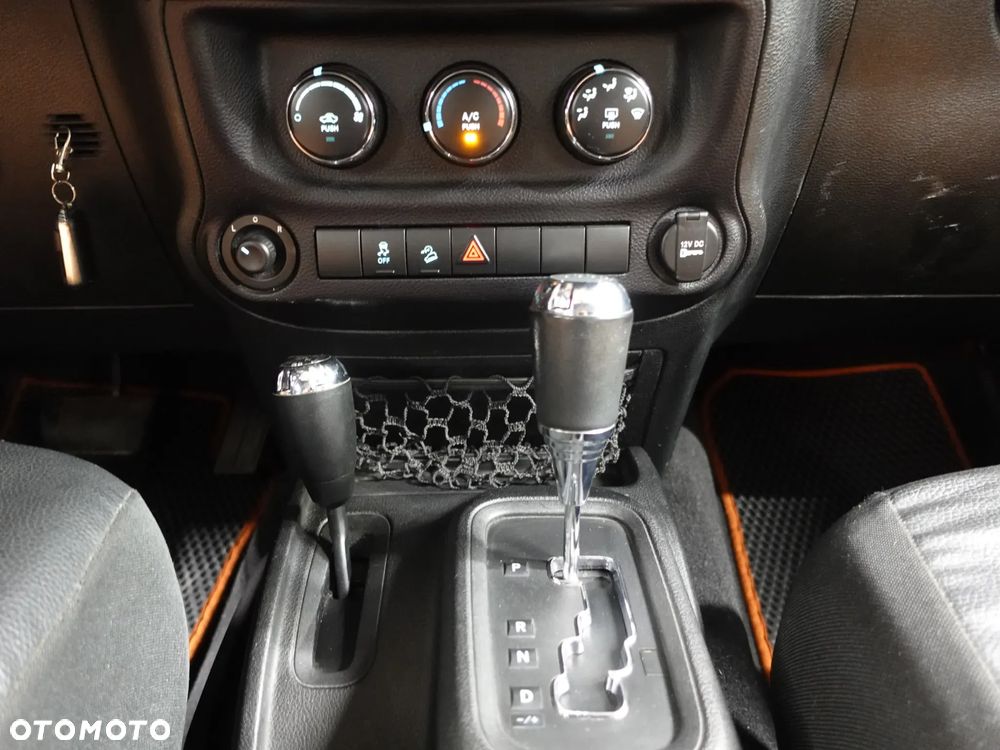 Jeep Wrangler - 30