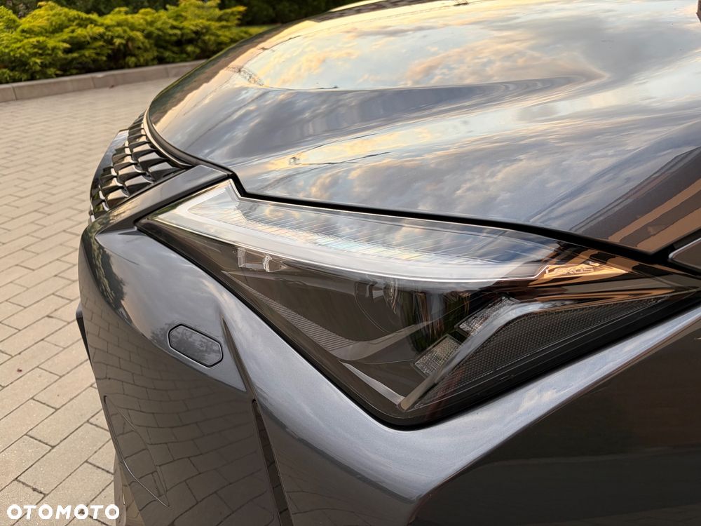 Lexus UX - 11