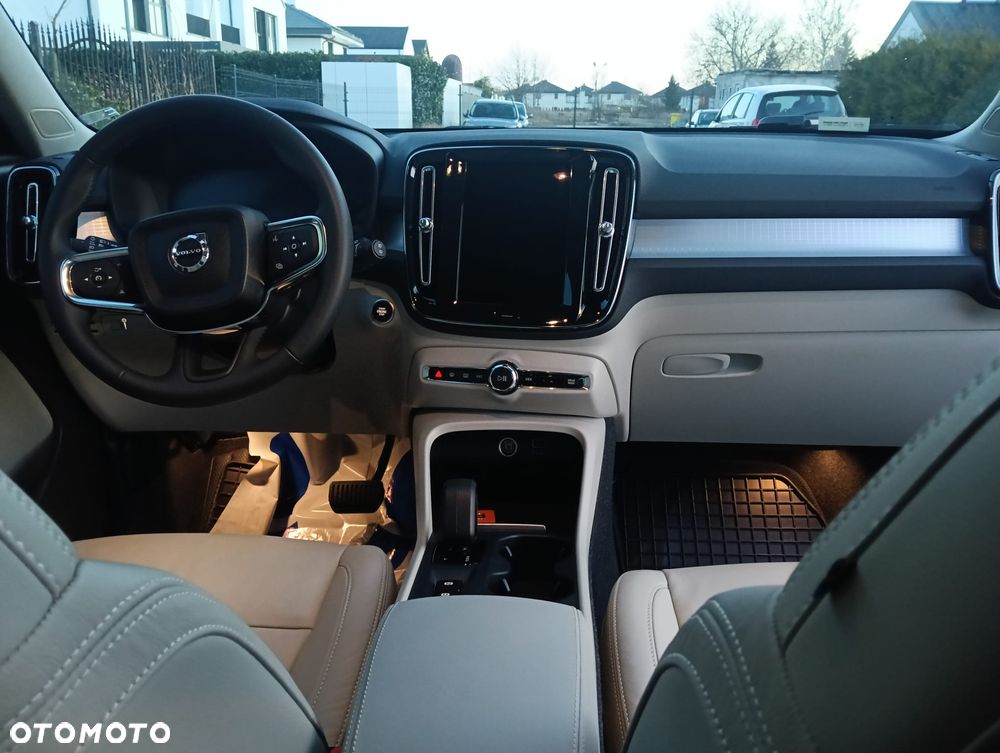 Volvo XC 40 T5 AWD Geartronic Momentum - 13