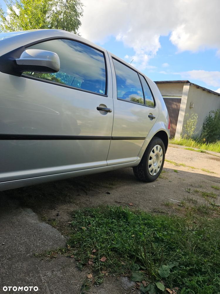 Volkswagen Golf 1.6 Basis - 16