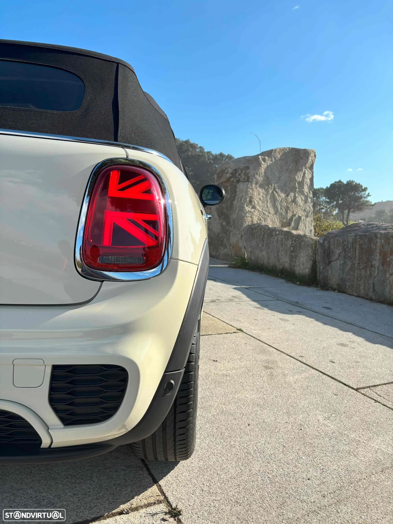 MINI Cabrio Cooper Auto - 26