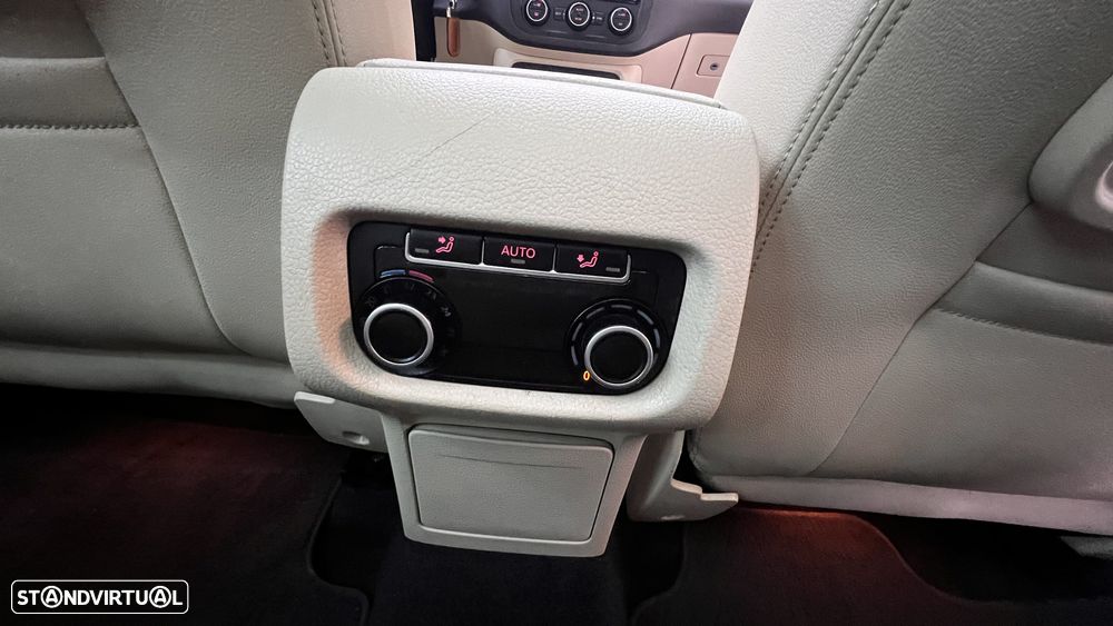 VW Sharan 2.0 TDI Blue Highline DSG - 51