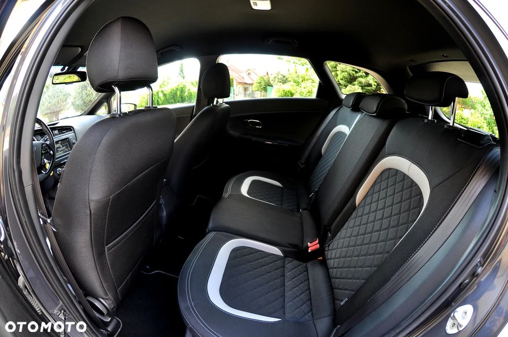 Kia Ceed 1.6 CRDi SCR GT-Line DCT - 17