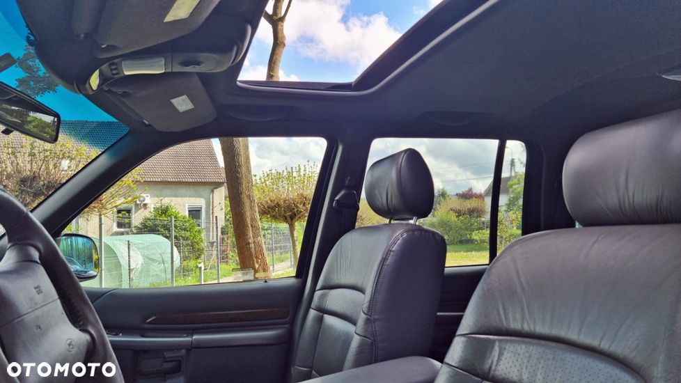 Ford Explorer - 21