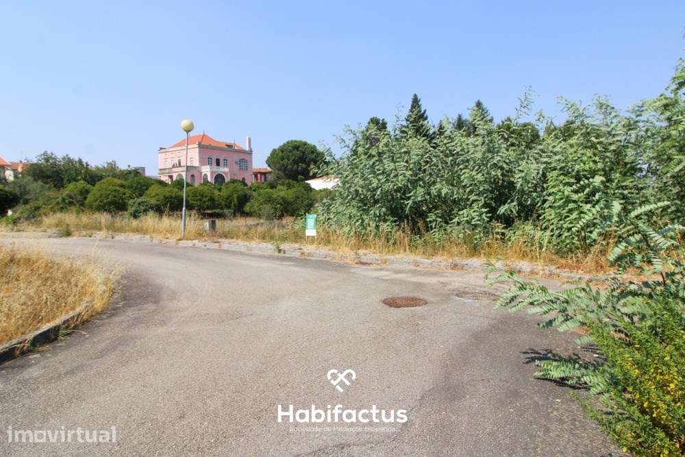 Lote para construção de moradia em banda na vila de Nelas - Grande imagem: 3/9