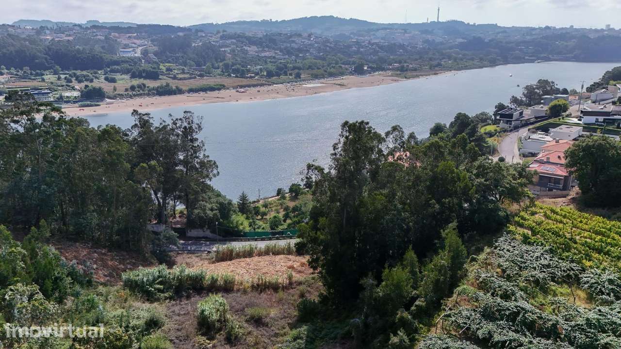 Terreno de 2045 m2 para Moradia Térrea em Frente ao Rio, ao Freixo - Grande imagem: 2/20