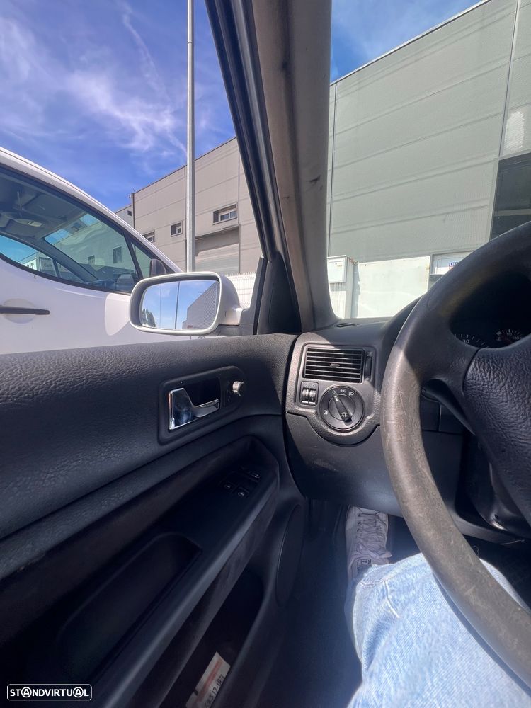 VW Golf 1.9 TDi Highline - 8