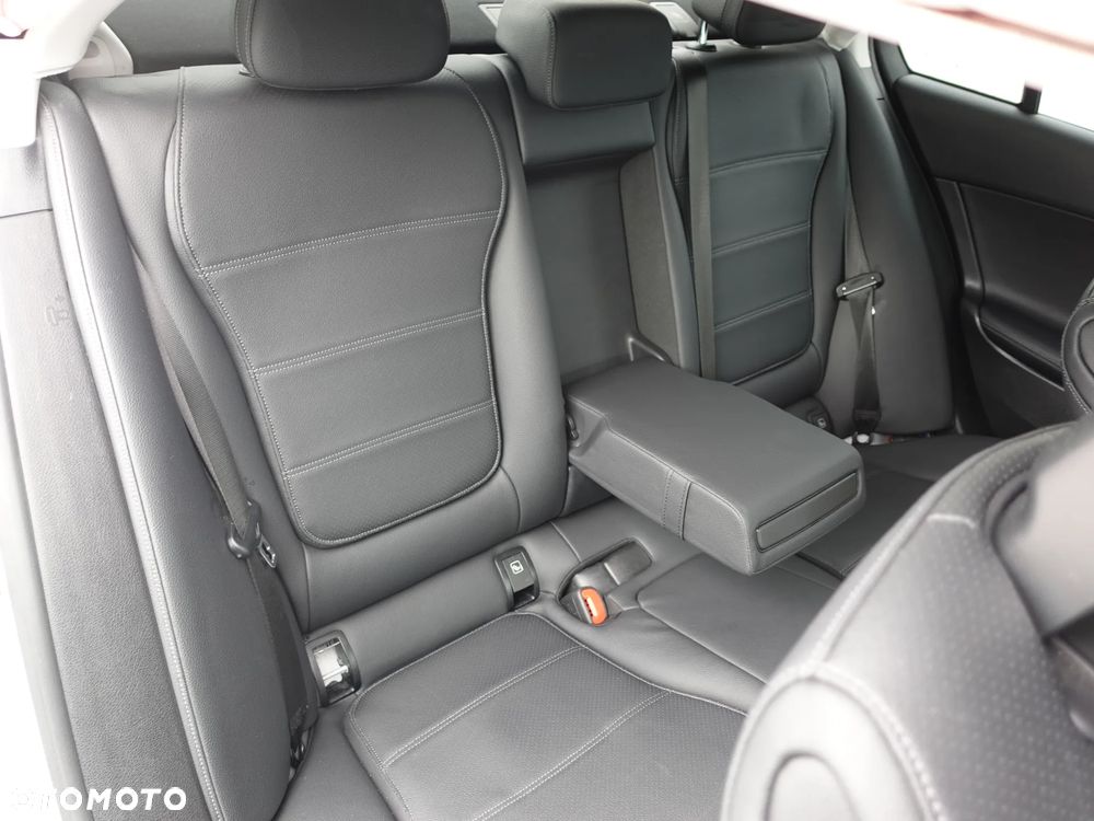 Mercedes-Benz Klasa C 300 9G-TRONIC Avantgarde - 5