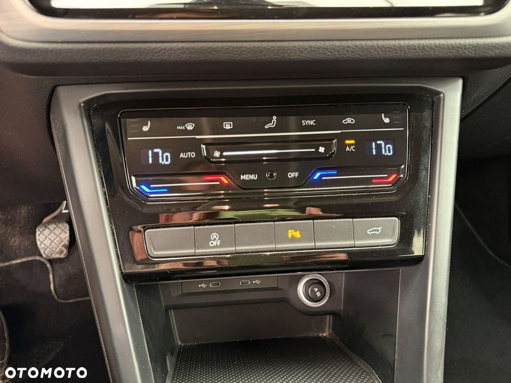 Volkswagen Touran - 22
