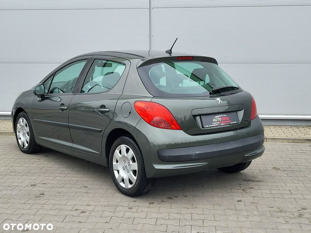 Peugeot 207 - 17