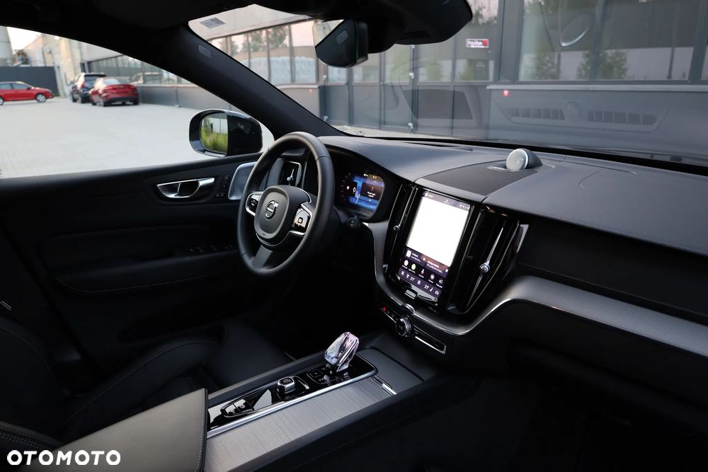 Volvo XC 60 T8 AWD Ultra Black Edition - 27