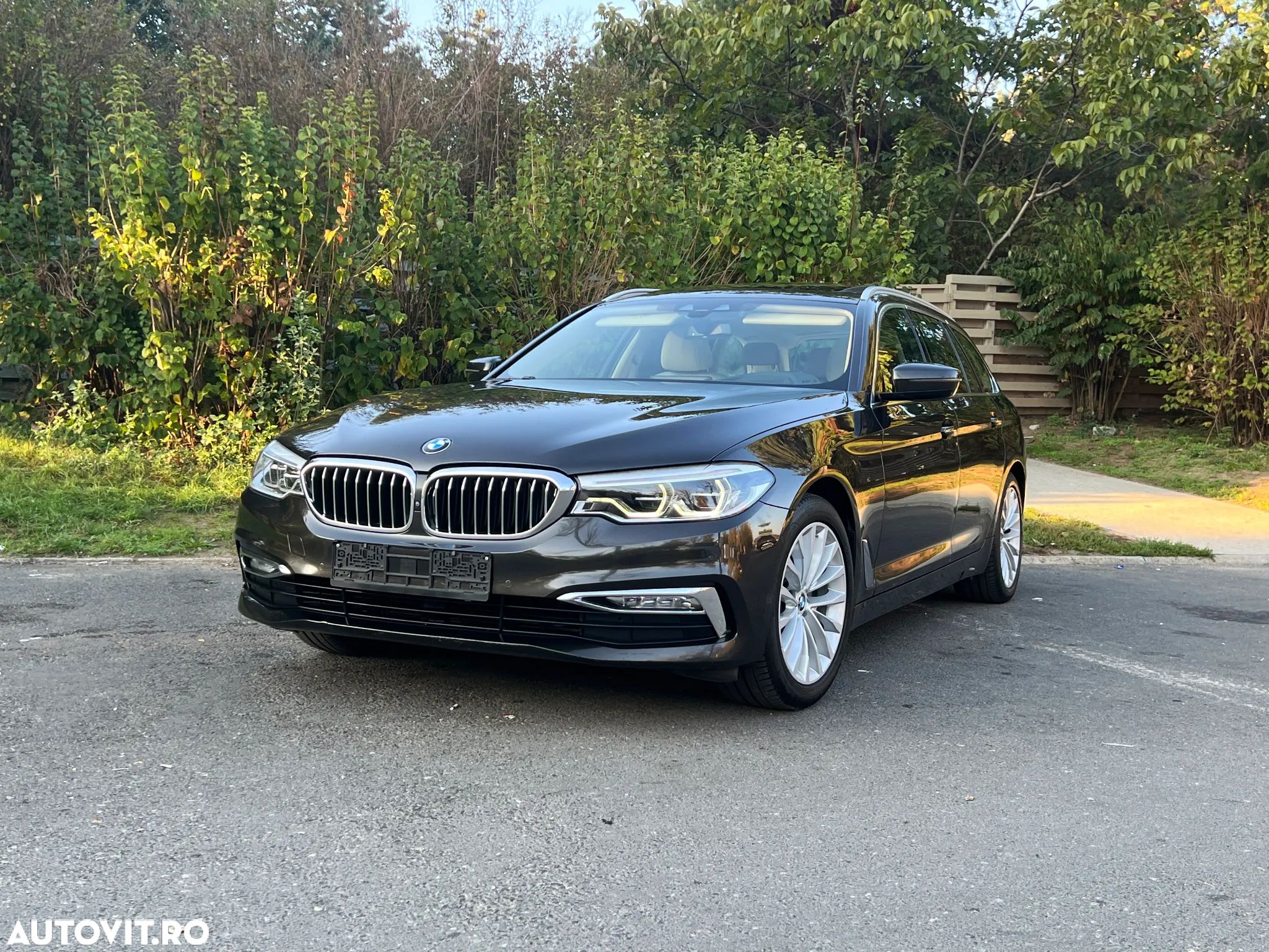BMW Seria 5 520d Aut. Luxury Line - 1