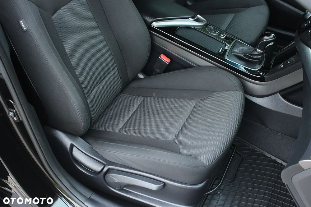 Hyundai i40 Kombi 1.7 CRDi DCT Premium - 29