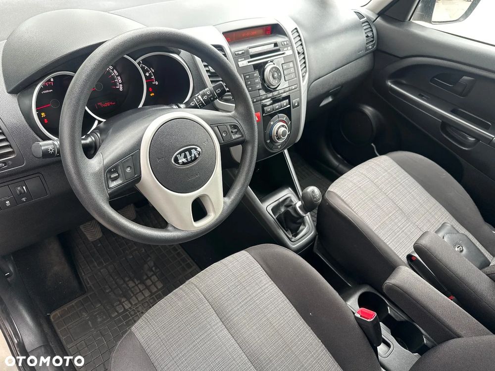 Kia Venga - 9