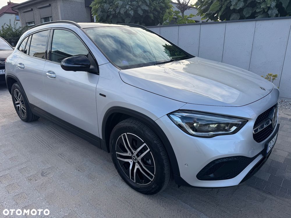 Mercedes-Benz GLA 250e AMG Line - 34