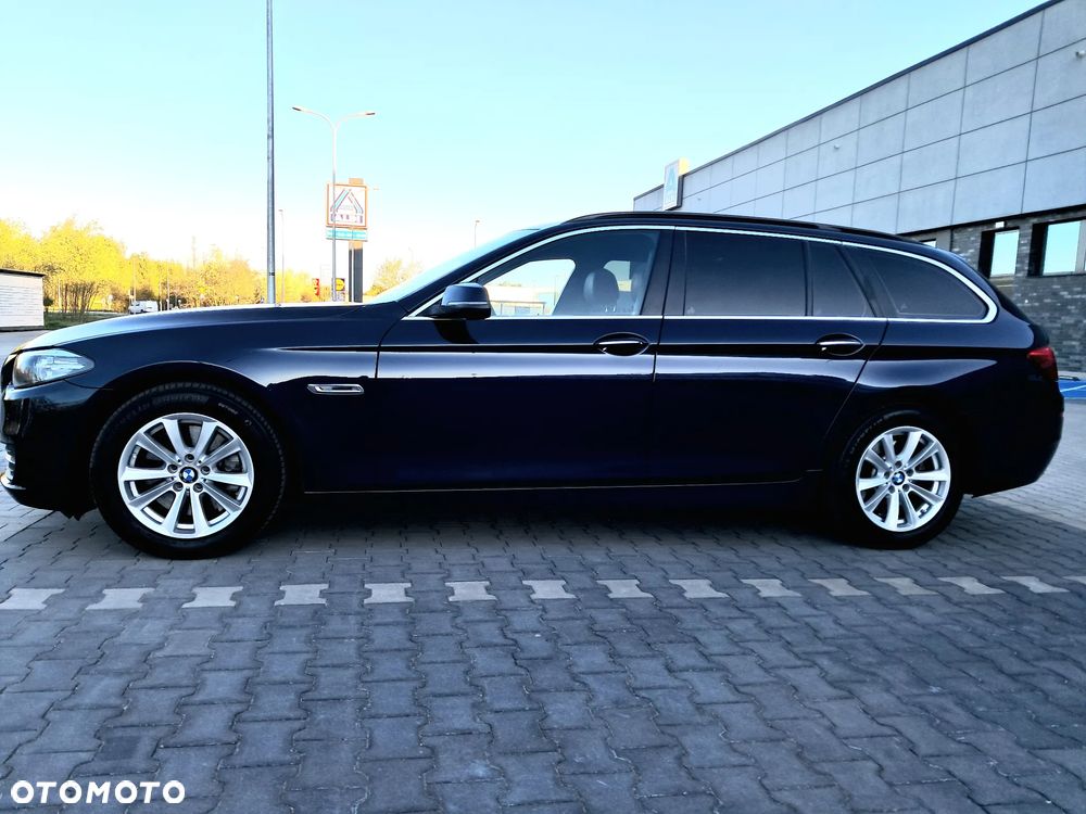 BMW Seria 5 525d Sport-Aut Luxury Line - 2