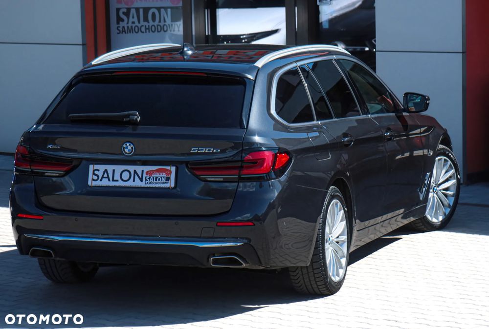 BMW Seria 5 530e xDrive Luxury Line - 33