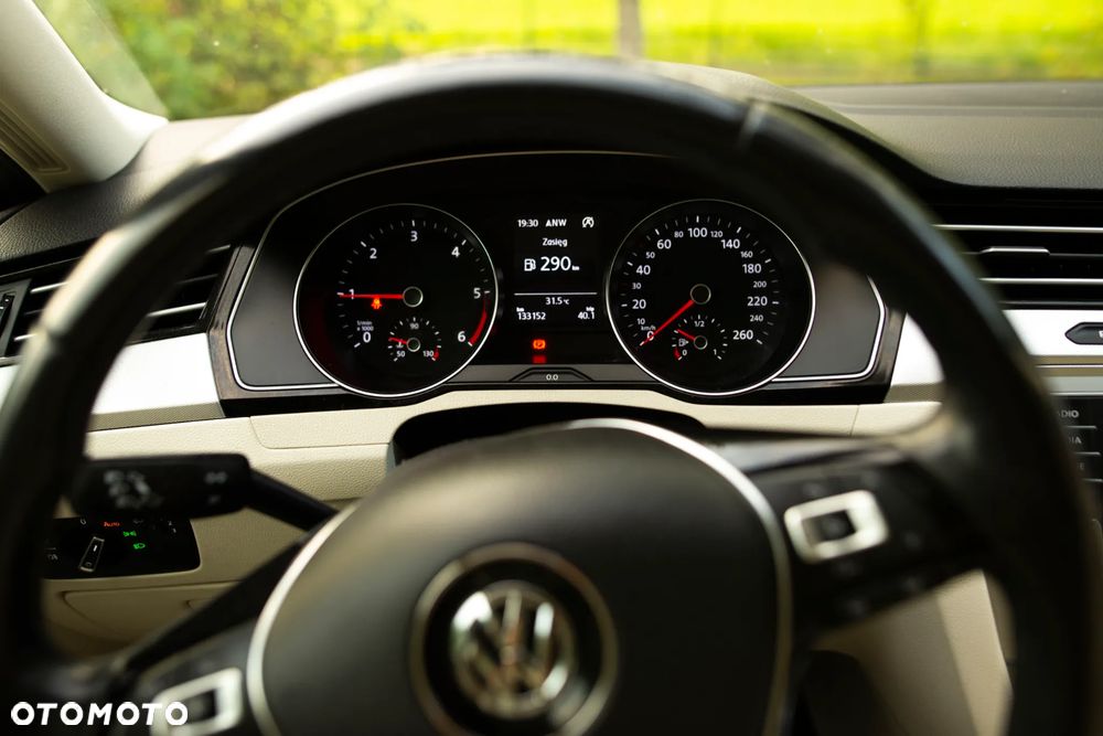 Volkswagen Passat 1.6 TDI BMT Comfortline - 6