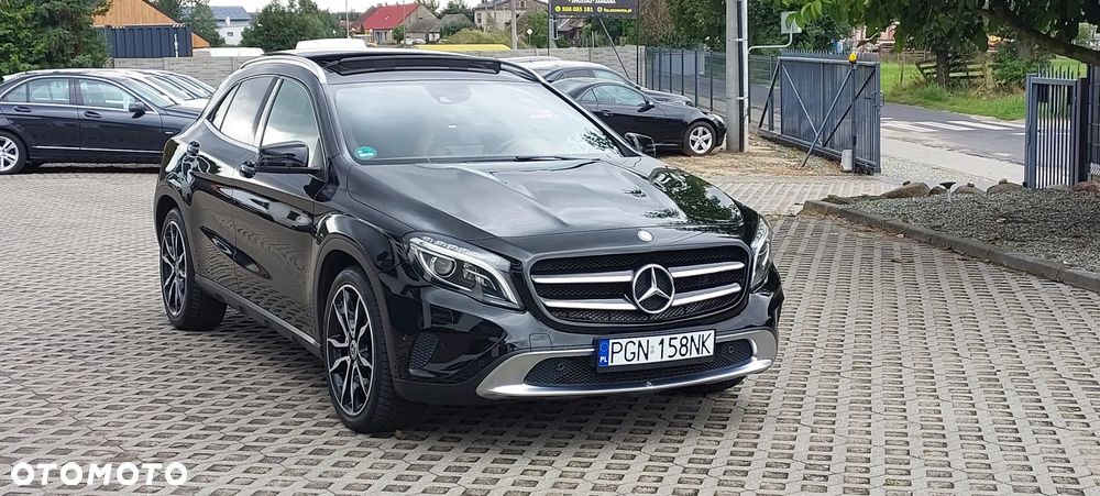 Mercedes-Benz GLA - 4