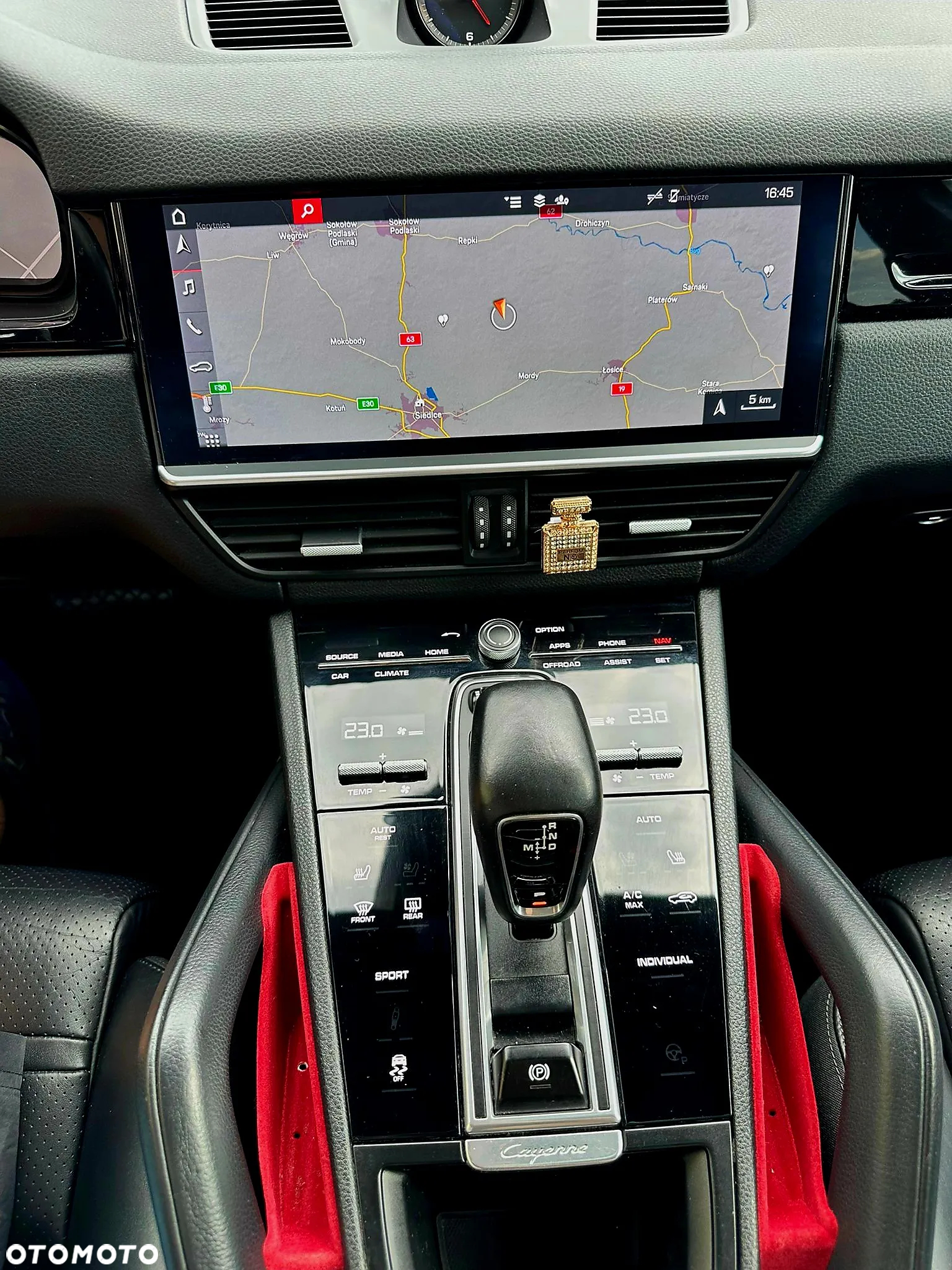 Porsche Cayenne Standard - 20