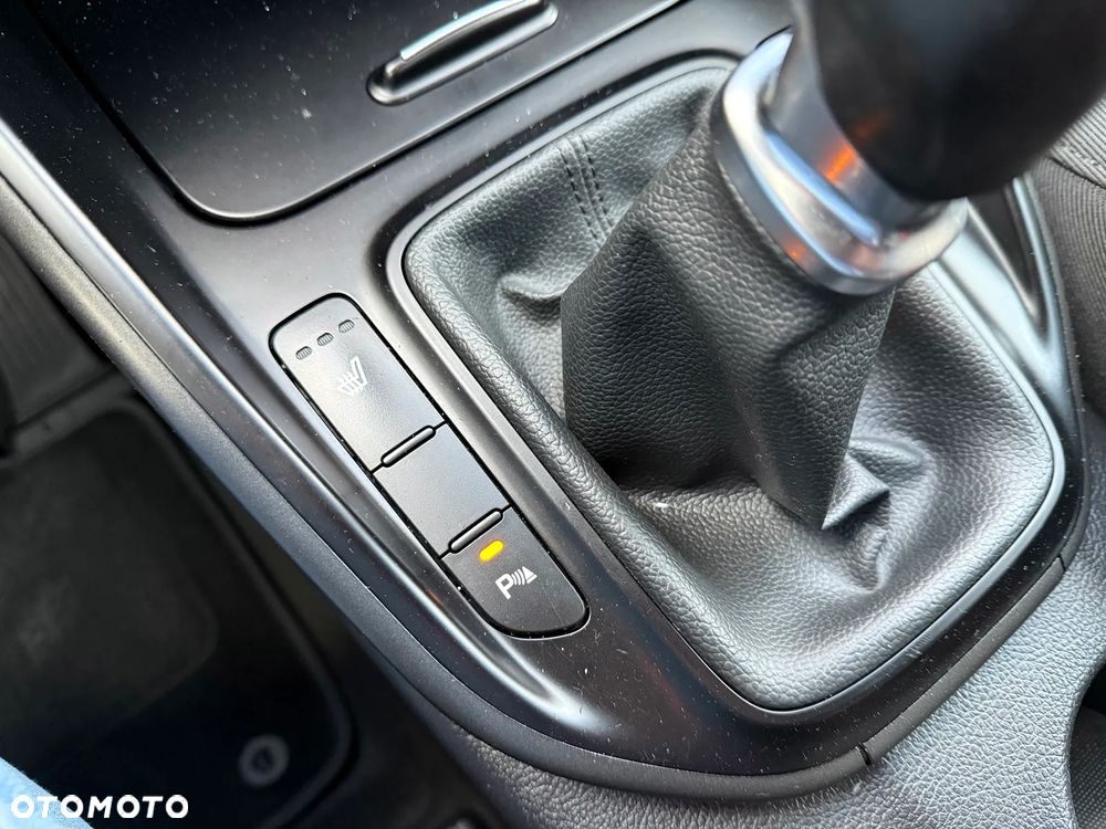 Kia Carens 1.6 GDI Fifa World Cup Edition - 27