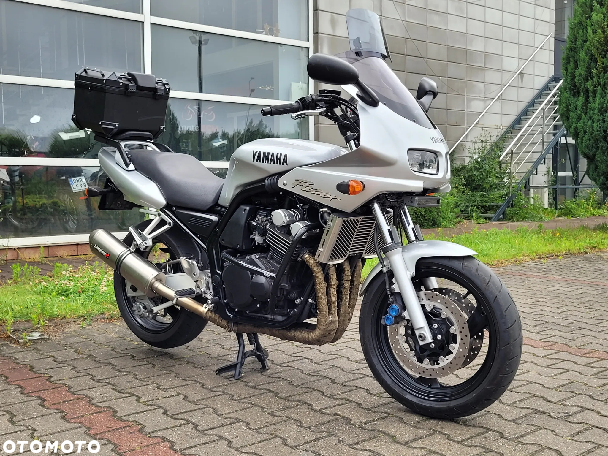 Yamaha FZS - 24