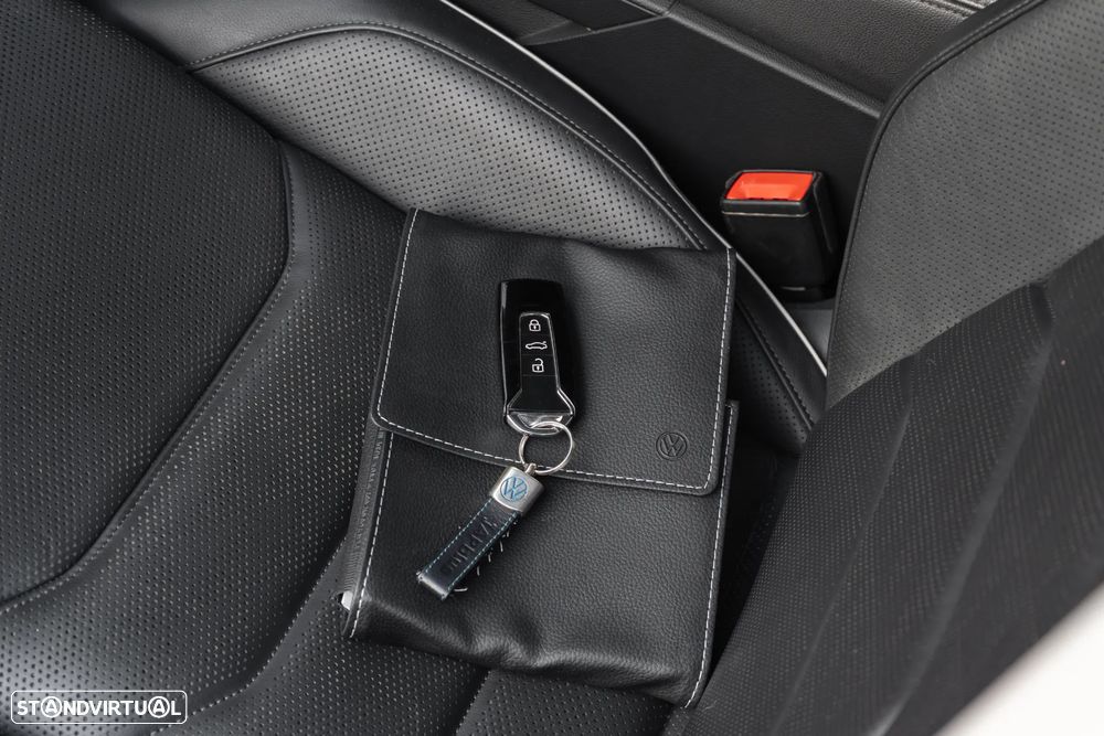 VW Touareg 3.0 TDI V6 Elegance Plus - 24