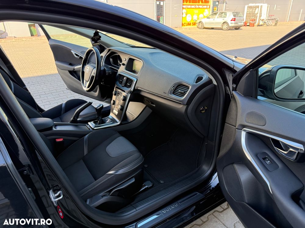 Volvo V40 D2 Summum - 13
