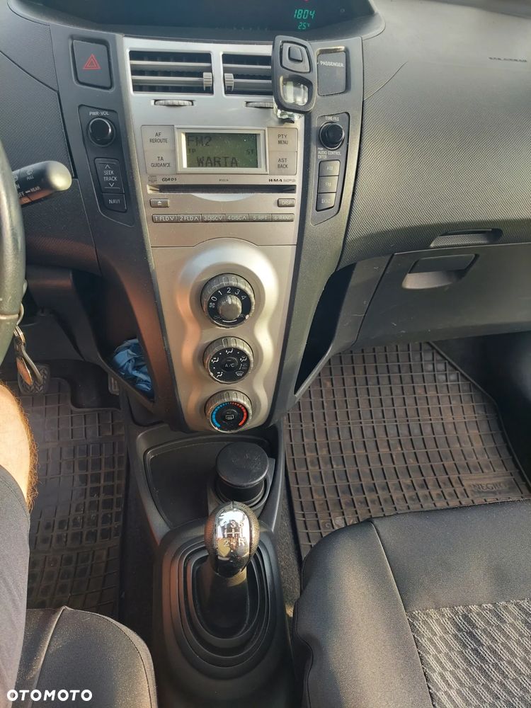Toyota Yaris - 8