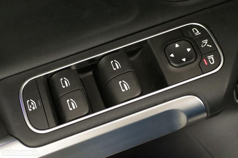 Mercedes-Benz EQB 300 4Matic AMG Line - 24