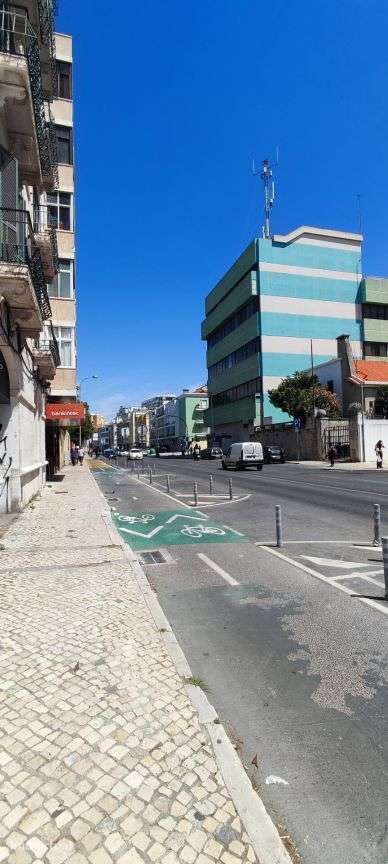 T1 no Lumiar com quintal para remodelação - Grande imagem: 2/3