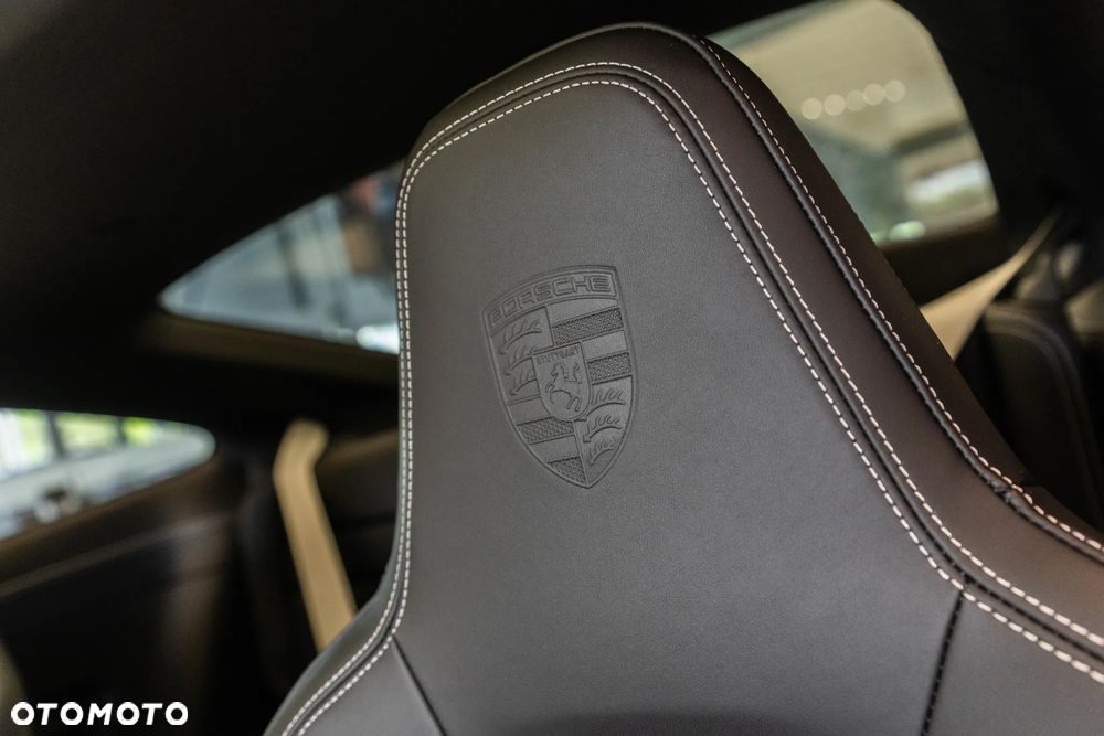 Porsche 911 Carrera 4S - 30
