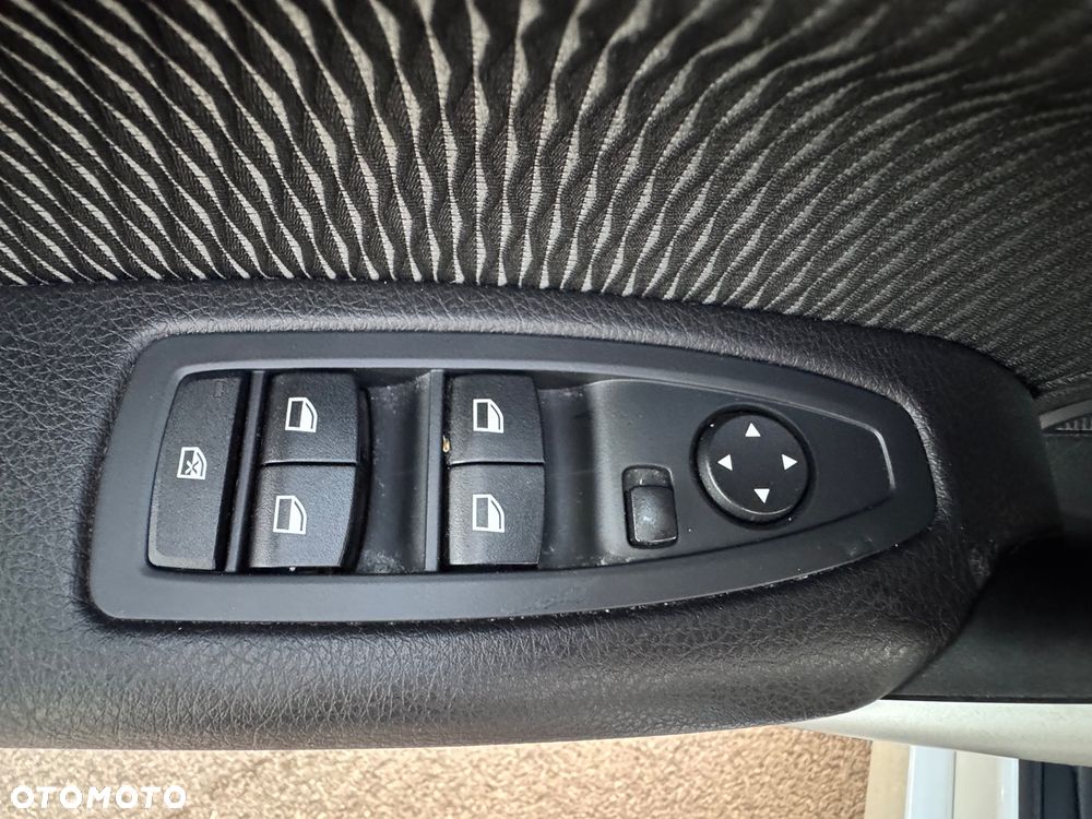 BMW Seria 1 118d DPF Edition Sport - 38