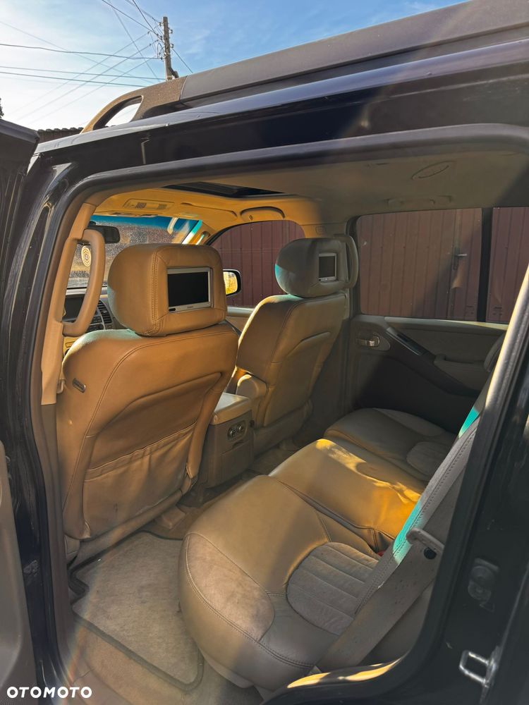 Nissan Pathfinder 2.5 dCi Premium - 37