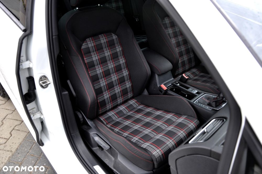 Volkswagen Golf 2.0 TSI BMT GTI - 35