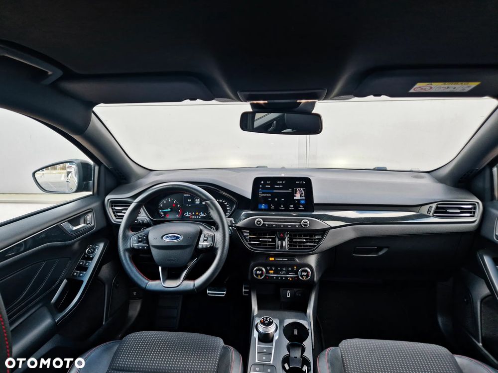 Ford Focus 1.5 EcoBoost ST-Line - 24