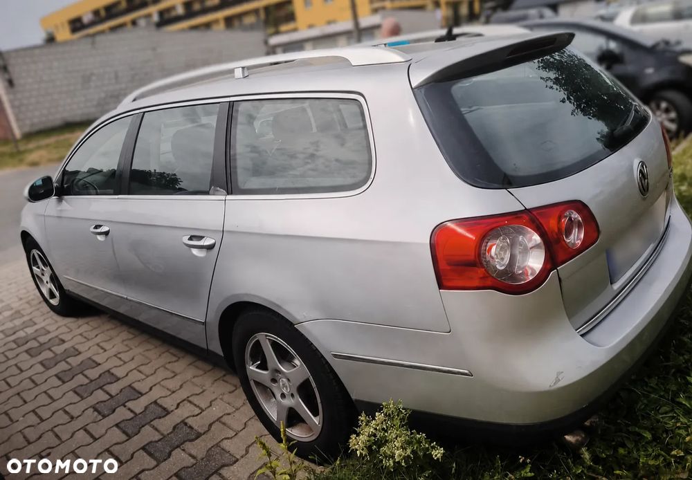 Volkswagen Passat 2.0 TDI Comfortline DSG - 2