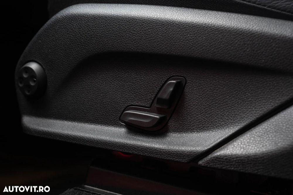 Mercedes-Benz GLC Coupe 300 e 4Matic 9G-TRONIC AMG Line - 30