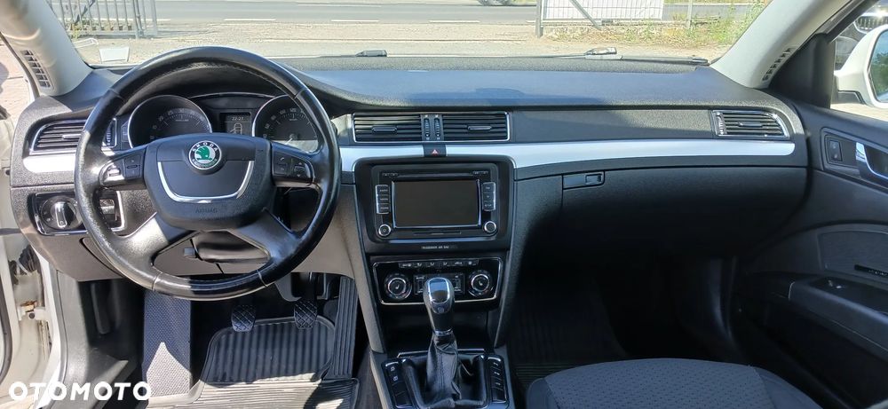 Skoda Superb 2.0 TDI PD Comfort - 10