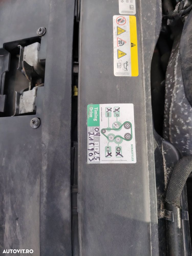 Volkswagen Passat 2.0 TDI SCR DSG Business - 20