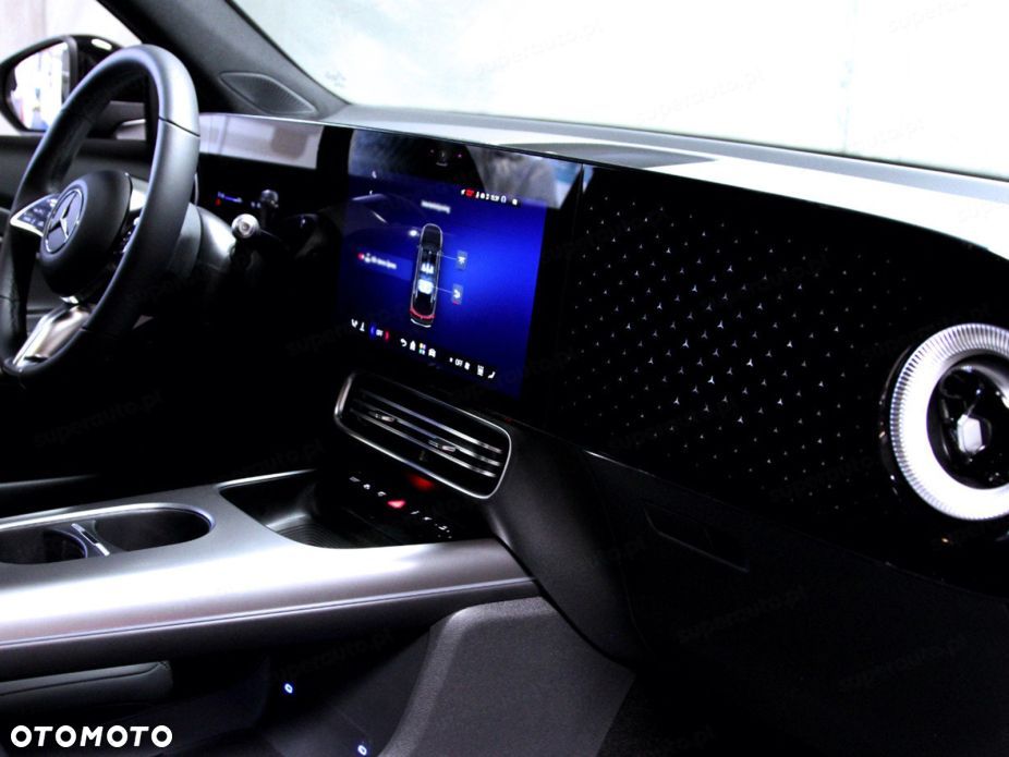 Mercedes-Benz GLB - 15
