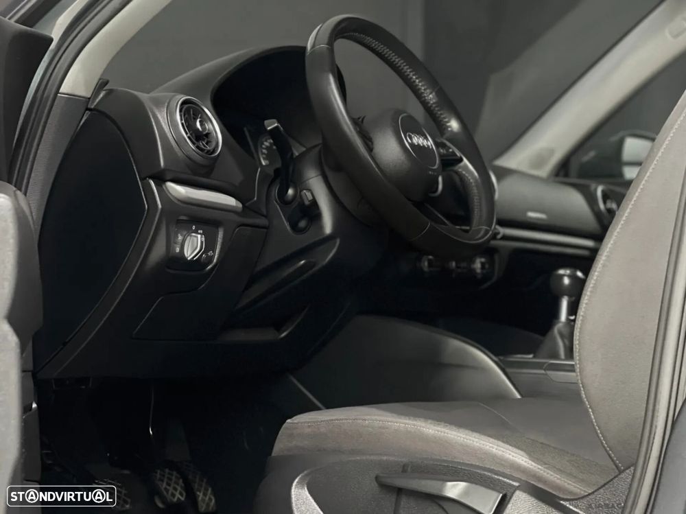 Audi A3 Sportback - 2