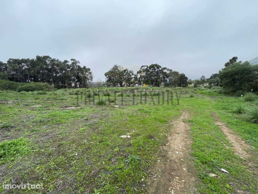 Terreno para construção de edifício com 16.688m2 - Grande imagem: 5/19