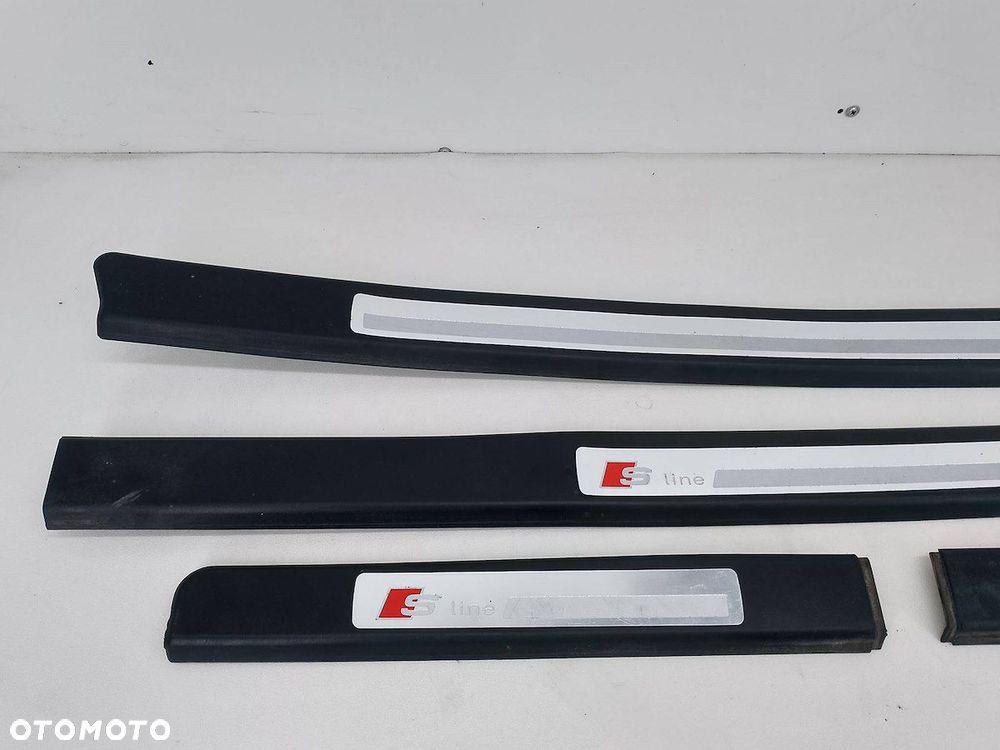 LISTWY PROGOWE KOMPLET AUDI A3 ( 8P1 ) 8P4853558H  8P4853492H 2.0 TFSI - 2