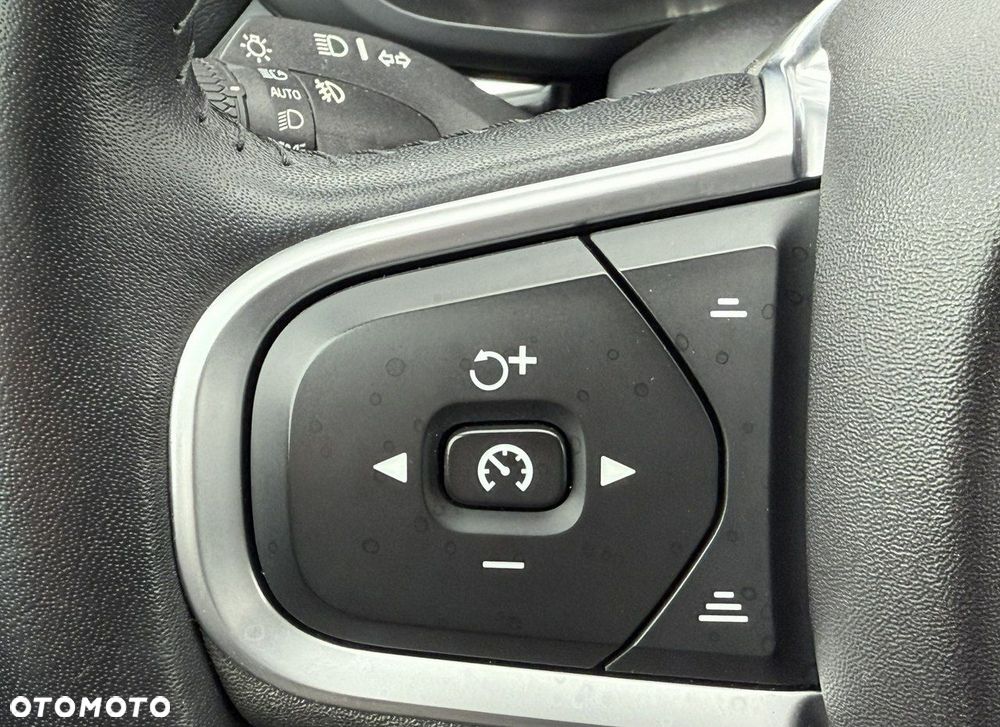 Volvo XC 60 D4 AWD Momentum Pro - 18
