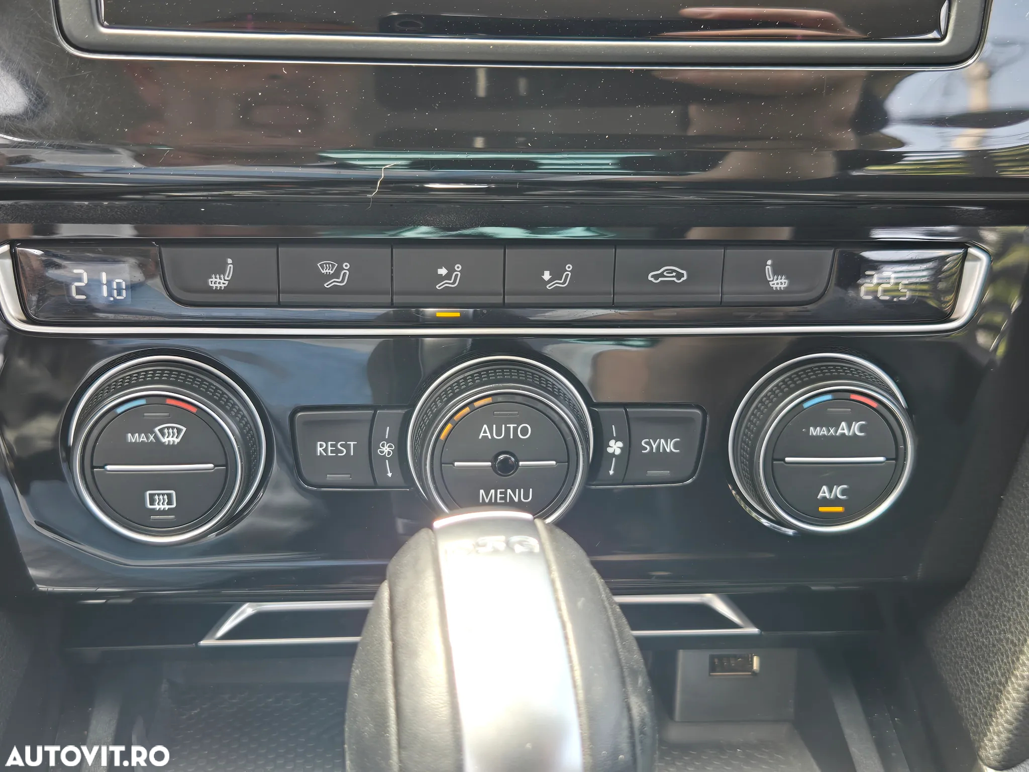 Volkswagen Passat - 19