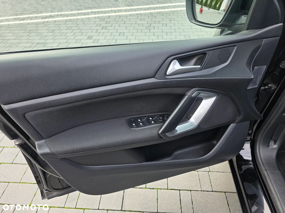 Peugeot 308 BlueHDi FAP 120 Stop&Start Winter Edition - 11